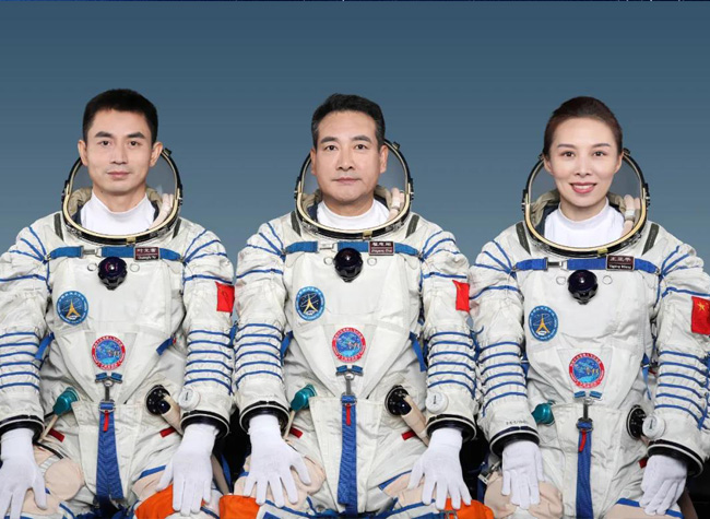 WB.COM万搏:神州十三号对接成功